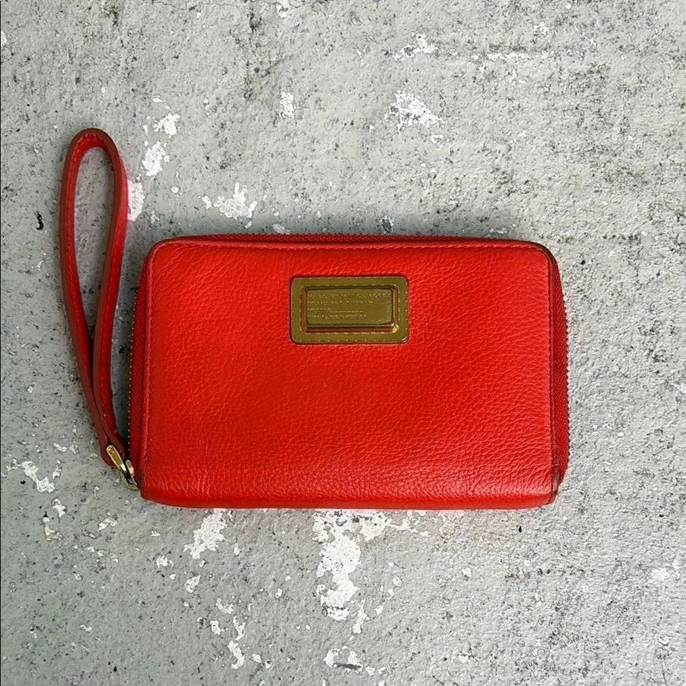 Marc by Mark Jacobs zip around wallet